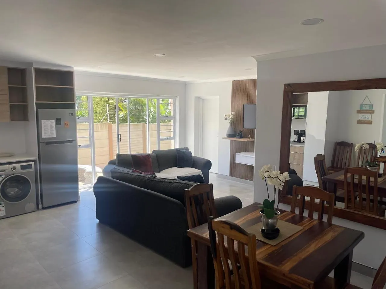 Unit 4 At 9 La Roche Self Catering Apartments Port Elizabeth South Africa
