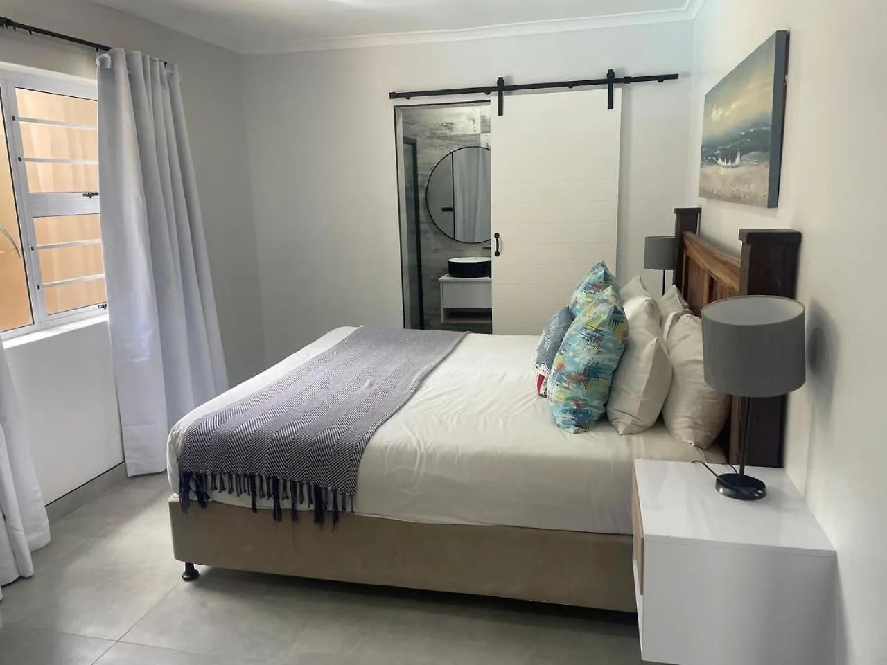 Unit 4 At 9 La Roche Self Catering Apartments Port Elizabeth