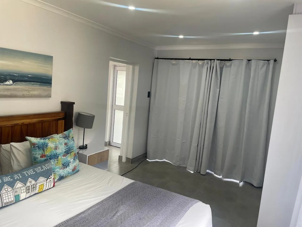 Unit 4 At 9 La Roche Self Catering Apartments Port Elizabeth