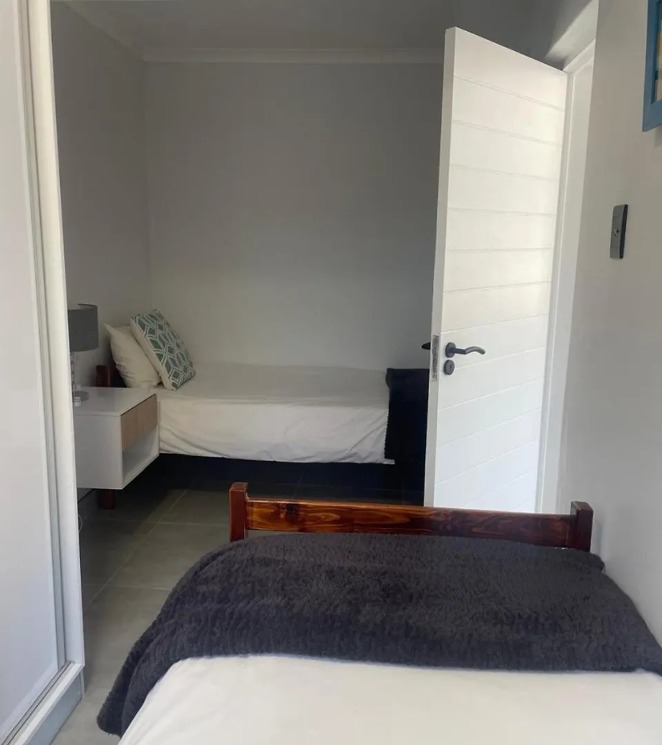 Unit 4 At 9 La Roche Self Catering Apartments Port Elizabeth
